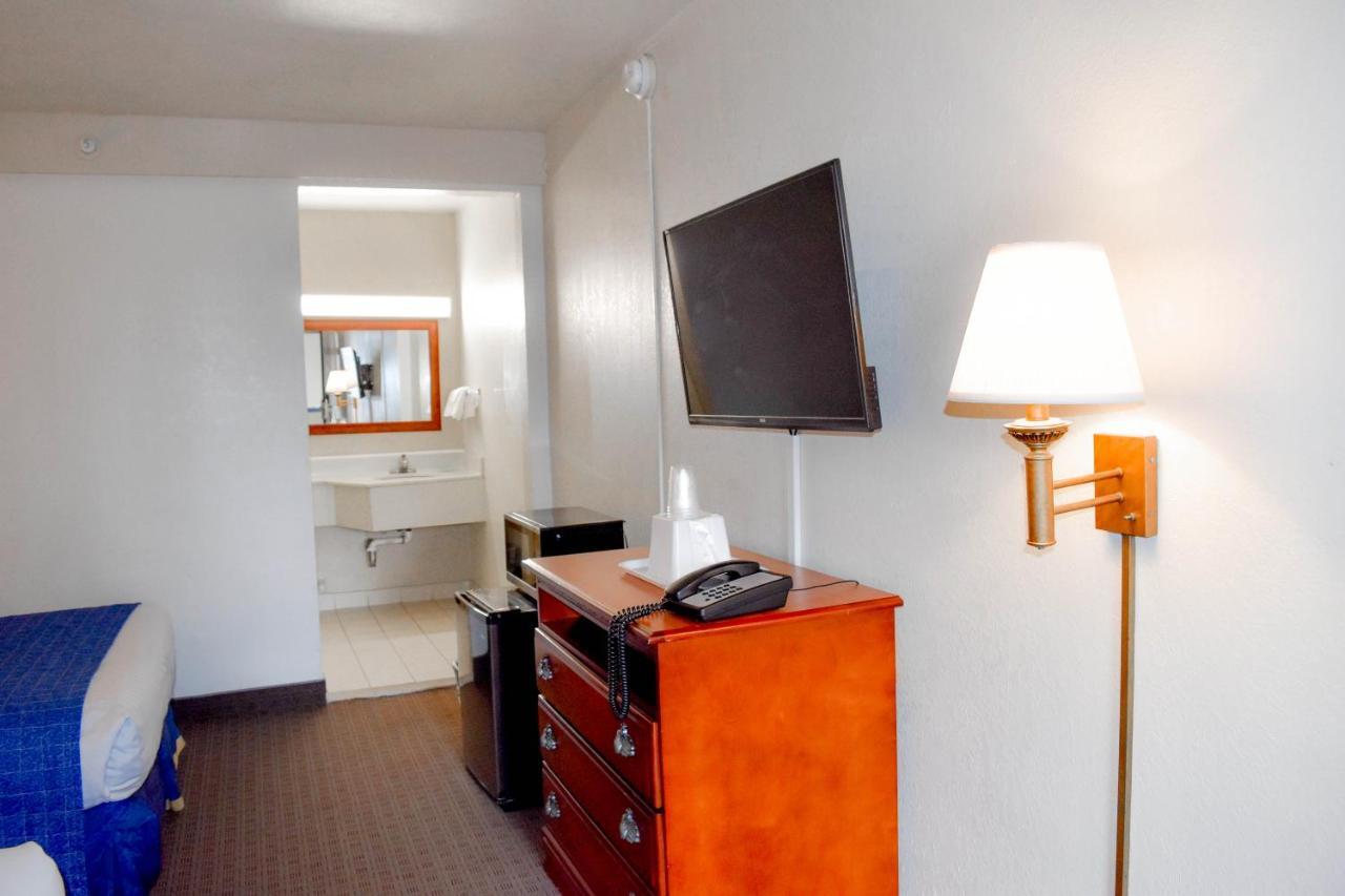 Attleboro Motor Inn Extérieur photo
