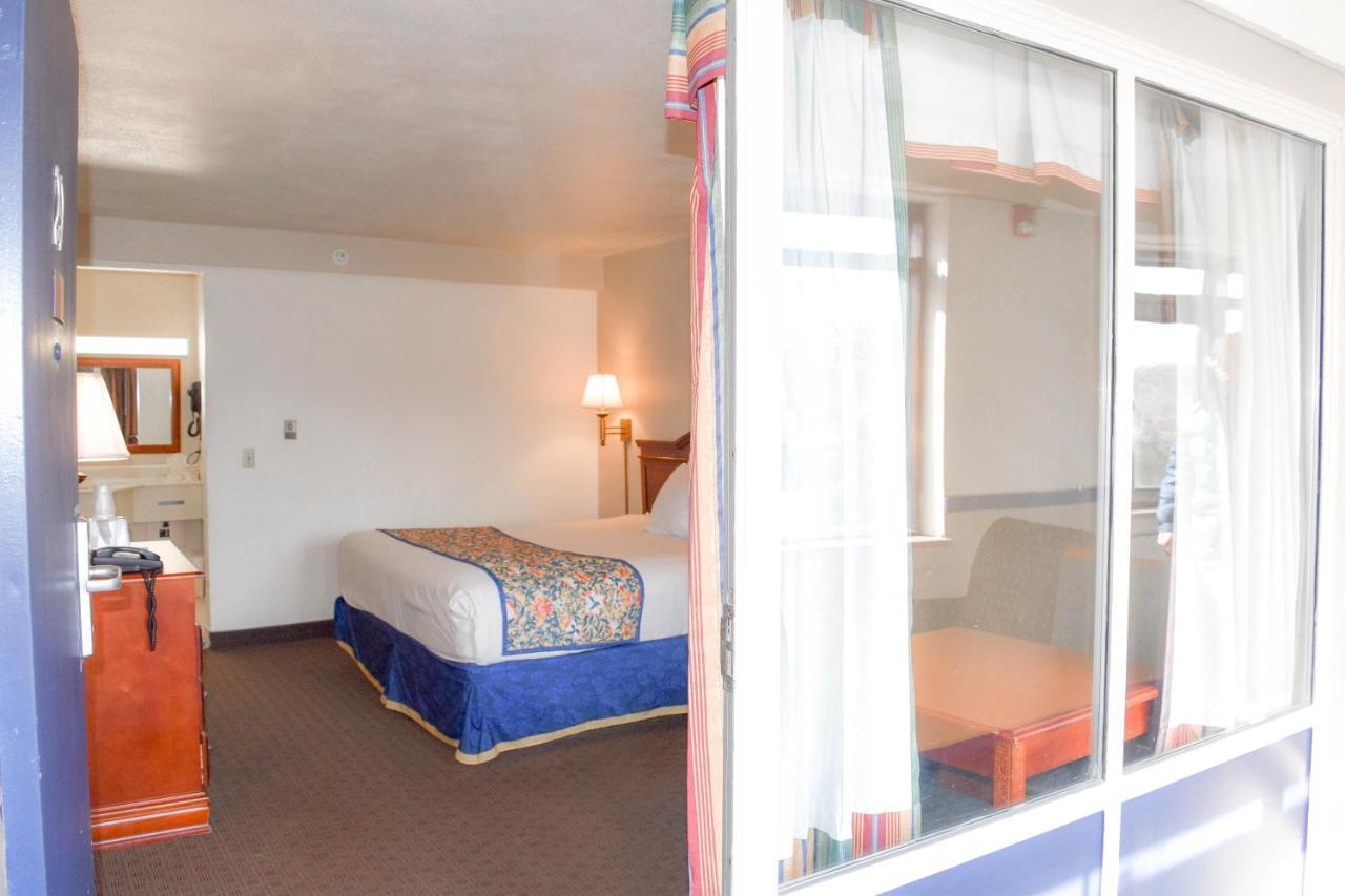 Attleboro Motor Inn Extérieur photo